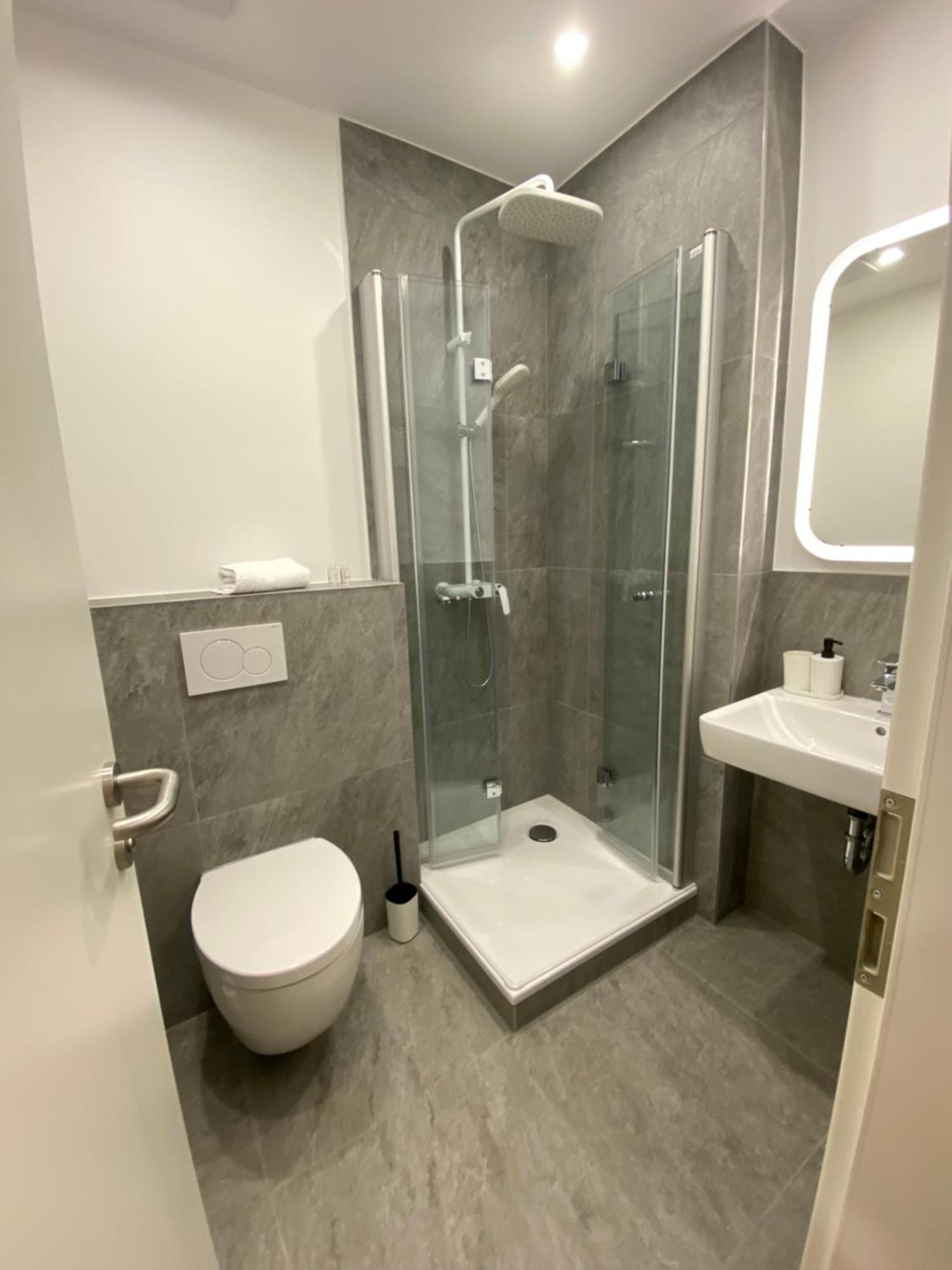 Zur Waldlust Hotel Frankfurt am Main Ngoại thất bức ảnh