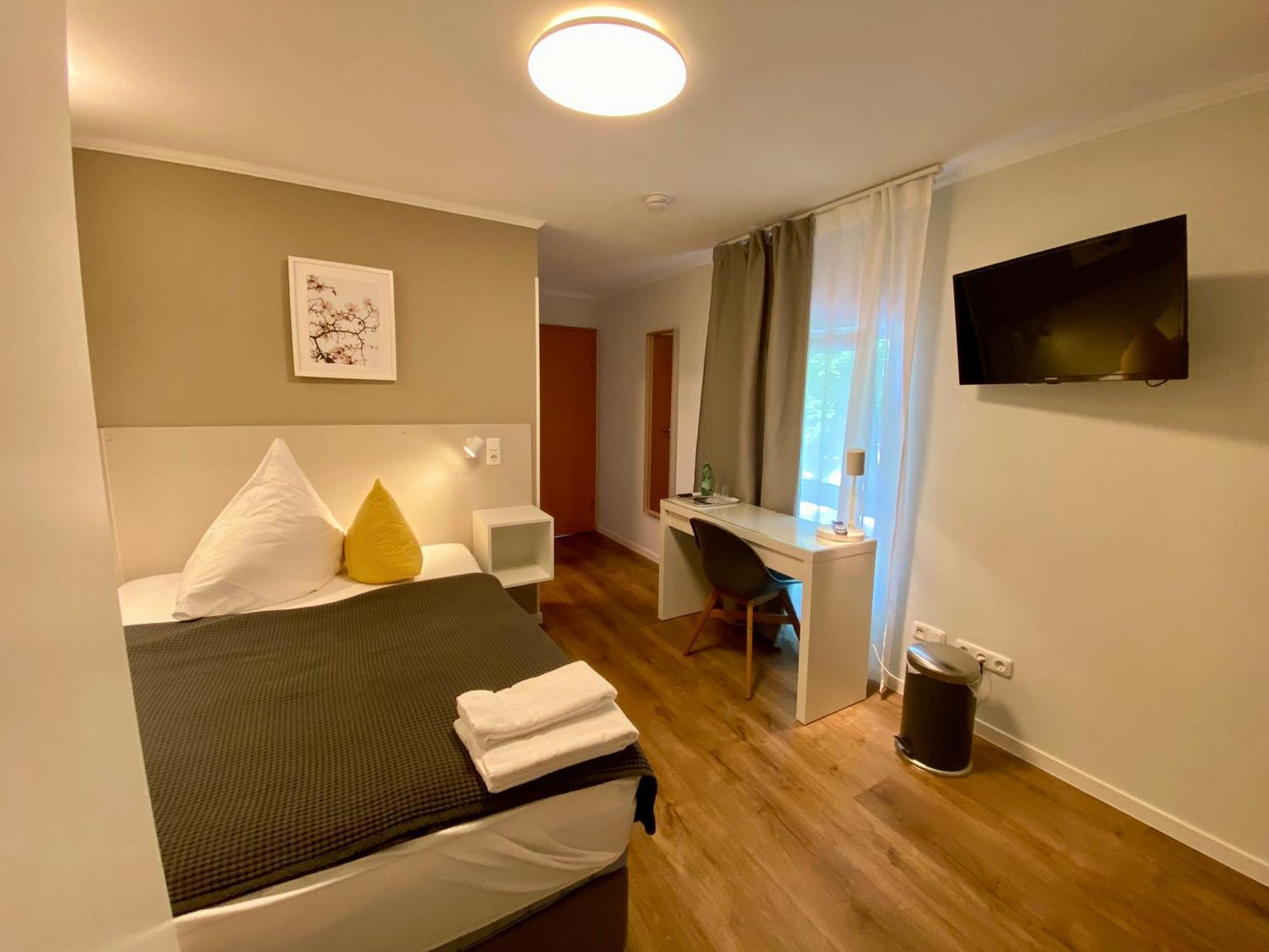 Zur Waldlust Hotel Frankfurt am Main Ngoại thất bức ảnh